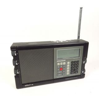 Vintage Grundig World Receiver Satellit 700 Am / Fm / Sw Radio Digital Portable