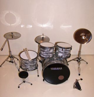 Rgm305 Yamaha Miniature Drum Kit