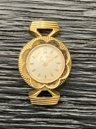 Vintage Omega 17 Jewels 18k Yellow Gold Back Winding Ladies Watch 8.  8 Grams