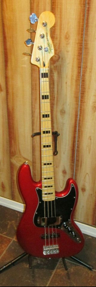 Squier Vintage Modified Candy Apple Red 
