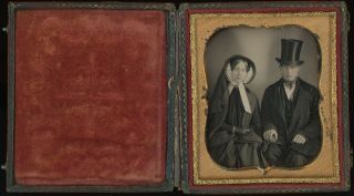 Attractive Young Couple Wearing Hats Holding Hands 1/6 Plate Daguerreotype E864 3
