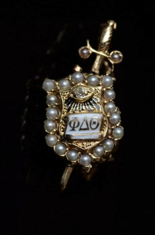 077 Estate Vintage 10k Gold Seed Pearls Phi Delta Theta Lapel Pin Not Scrap