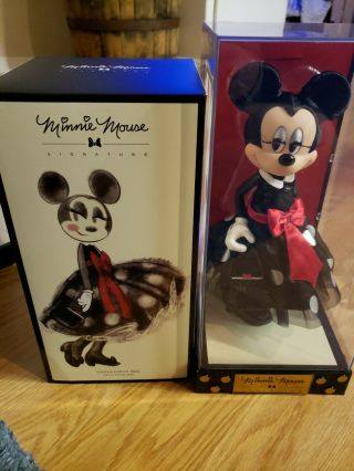 Disney Store Limited Edition Le Minnie Mouse Signature Doll 554/3000 Doll