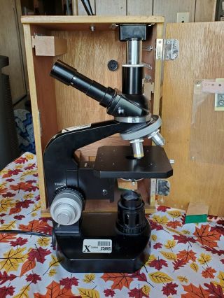 Vintage Black Nikon S Series Microscope With 4 Objectives,  Accessories And Case