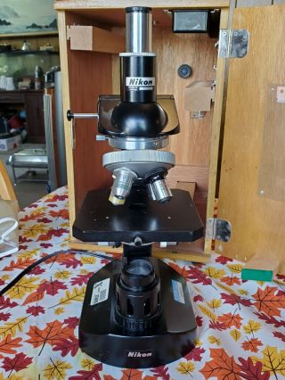 Vintage Black Nikon S Series Microscope With 4 Objectives,  Accessories And Case 2