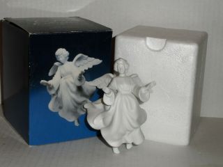 Avon Nativity Collectibles Flying Angel Stable White Porcelain Figurine 1985 Box