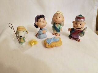 Peanuts Charlie Brown Snoopy Christmas Nativity Scene Figures With Box
