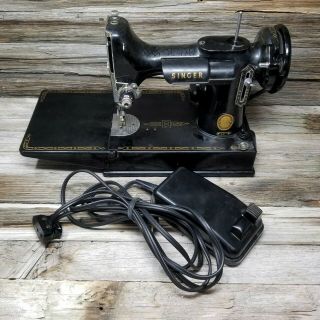 Vintage Singer Featherweight 221 Sewing Machine Am685112 With Power Cord Peddle