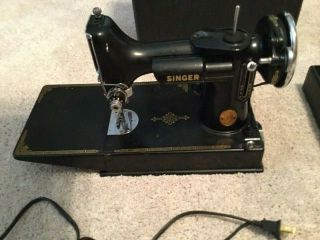 Vintage 1941 Singer Sewing Machine FEATHERWEIGHT 221 with Case - Repair 2
