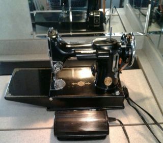 Vtg 1936 Singer Featherweight Sewing Machine 221 Serial Ae305334