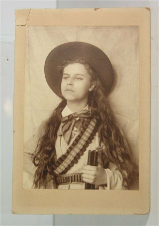 1880s Wild West Cowgirl Trick Shot Performer Cabinet Card Photo Buffalo Bill