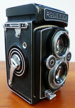 Vintage Rolleiflex Camera with Zeiss Tessar 3.  5/75mm Lens and Box 2