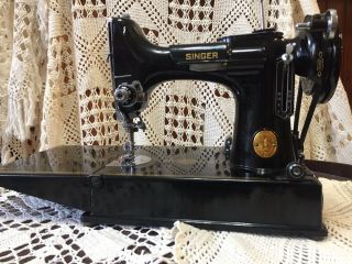 Singer 221 Vintage Featherweight Sewing Machine - 1949