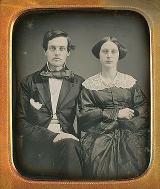 Attractive Young Couple Gold Tinted Wedding Rings 1/6 Plate Daguerreotype E812