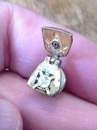 Masonic Shriner,  Folding Fez Lapel Pin Unusual
