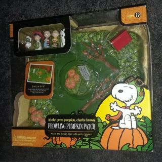 Peanuts Prowling Great Pumpkin Patch Snoopy Charlie Brown Halloween Figures Rare
