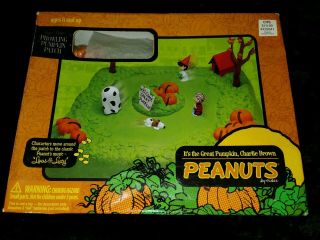 Its The Great Pumpkin Charlie Brown Peanut Music Motion Prowling Pumpkin Patch