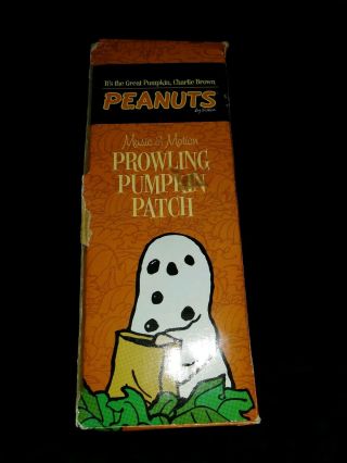 Its The Great Pumpkin Charlie Brown Peanut Music Motion Prowling Pumpkin Patch 3