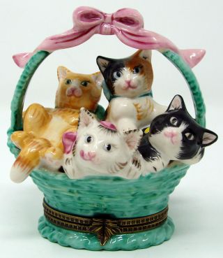 Studio Usa Porcelain Hinged Trinket Box 4 Cats In A Green Basket Pink Ribbon
