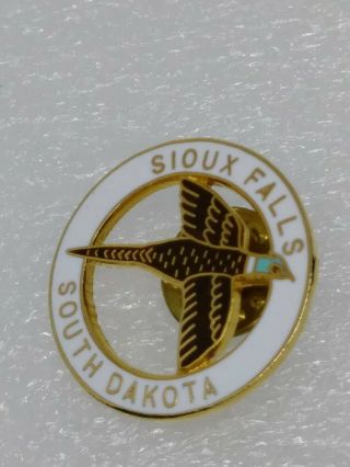 Sioux Falls South Dakota Bird Hat - Lapel - Pin