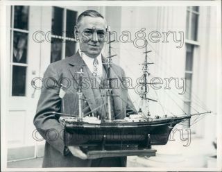 1935 Massachusetts Gov James Curley Holds Model Of Lightning Ship Press Photo