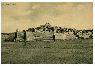 (138) Postcard - Older - Malta ? Isola Point