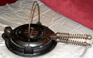 1908 Cast Iron Griswold No 8 Waffle Iron 314a & 315 W/stand 913 Bail Handle