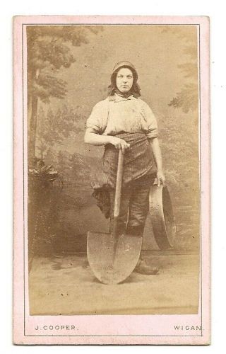 Carte De Visite Woman Coal Mine Pit Worker With Shovel & Sieve Wigan Uk 1860s