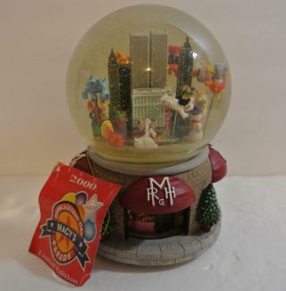 Macys Thanksgiving Day Parade Limited Edition 2000 Musical Revolving Snow Globe