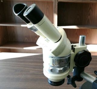 Vintage M5 - 31584 Wild Heerbrugg Microscope - Made In Switzerland