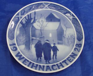Vintage 1928 Signed Royal Copenhagen Weihnachten Christmas Plate Family Church