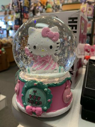 Hello Kitty Holidays Snow Globe Gift