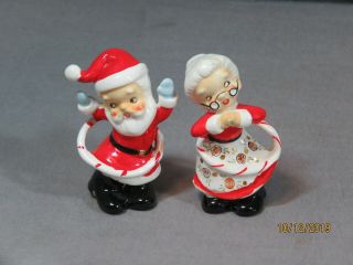 Vintage Santa & Mrs Claus Hula Hoop Salt & Pepper Shakers