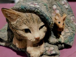 Country Artists United Kingdom Kittens Figure Under Blanket With Mouse