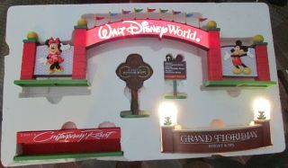 Disneyland Walt Disney World Monorail Accessories 5 Resort Sign With Bo