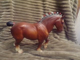 Breyer Clydesdale Draft Bay With Red & White Bobs 80