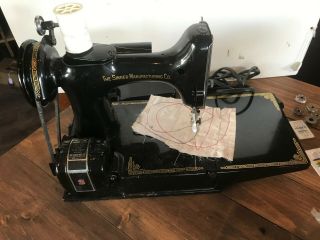 Vintage Singer 221 Featherweight Sewing Machine With Bobbin Case
