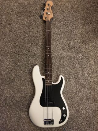 Squier Vintage Modified Precision Bass With Upgrades