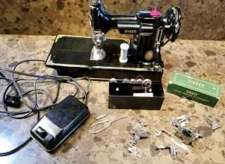 Vintage Singer 221 - 1 Featherweight Portable Sewing Machine/accessories -