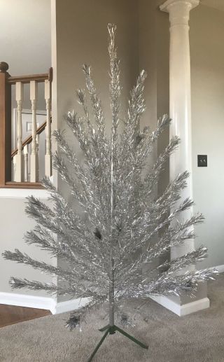 Vintage Aluminum Christmas Tree 6 Ft 69 Branches Revere Model T45 W/ Extra Pole