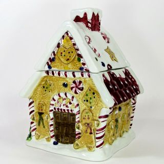 Laurie Gates HOLIDAY TREATS - GINGERBREAD HOUSE 11 