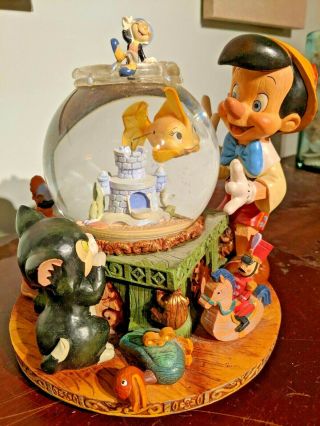Disney Pinocchio Fishbowl Cleo Figaro Musical Snow Globe
