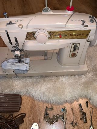 Vintage Singer Sewing Machine 431 With Hard Case And Essentials