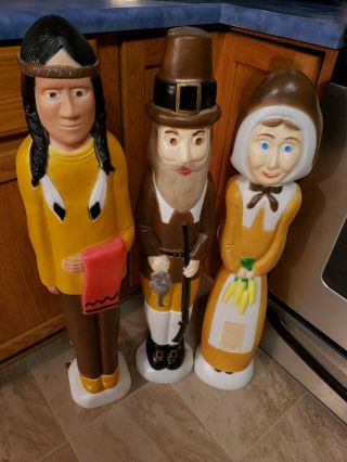 Vintage Union Products Don Featherstone Blow Mold Pilgrim Man/lady And Indian