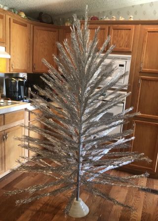 Vintage 6 1/2 - 7’ Aluminum Christmas Tree With 153 Branches