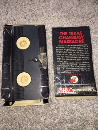 The Texas Chainsaw Massacre WIZARD VIDEO VHS tape Vintage 1982 3