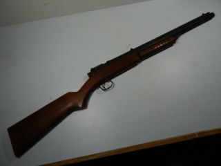 Vintage Benjamin Franklin 312 Pellet.  22 Air Rifle & Shoots