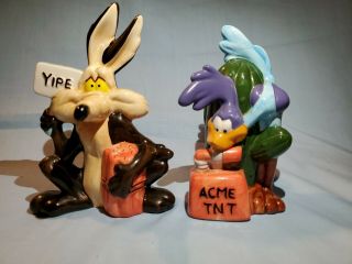 Vintage Salt And Pepper Set Looney Tunes Roadrunner & Wile E Coyote 1993