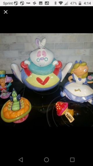 Highly Collectible Disney Alice In Wonderland White Rabbit Cookie Jar & Tea Set