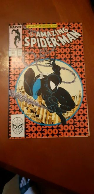 Spiderman 300 Near.  1st Venom.  Marvel Comic